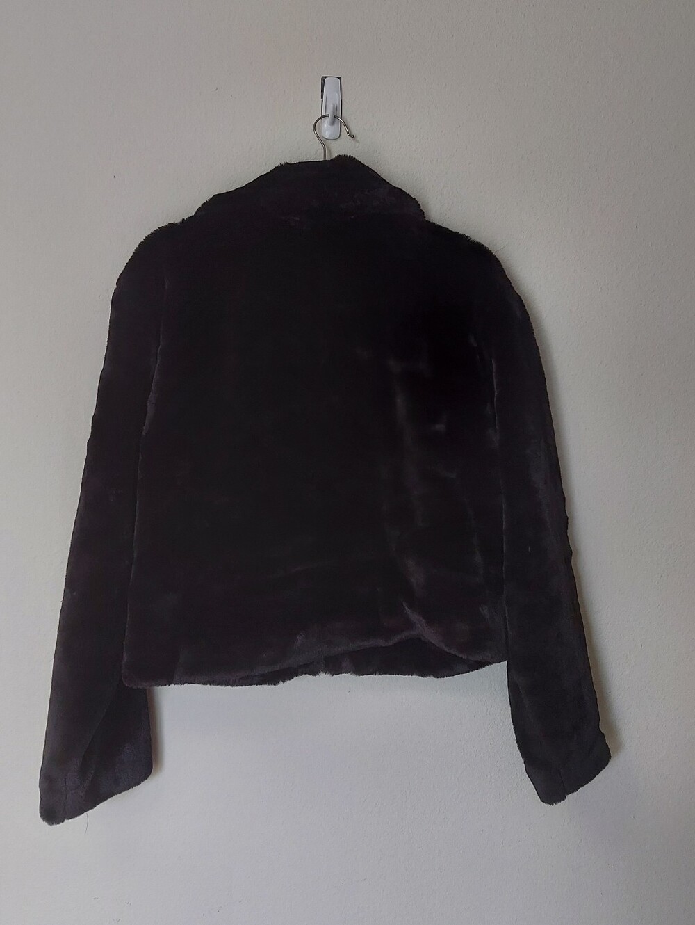 NWT Steve Madden Black Plush Faux-Fur Cropped Teddy Jacket - Picture 5 of 9